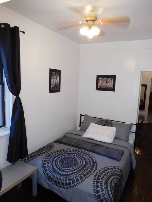 Second bed room with USB outlet