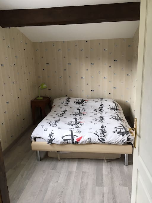 Chambre avec lit double