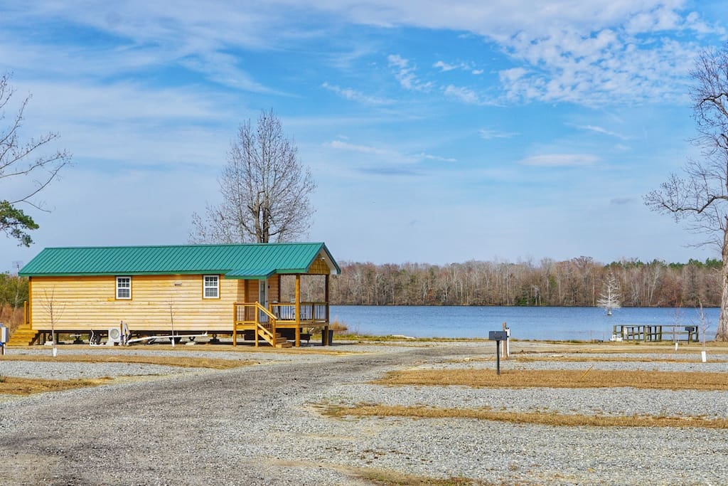 Greene's Pond Mini Cabin Cabins for Rent in Elizabethtown, North