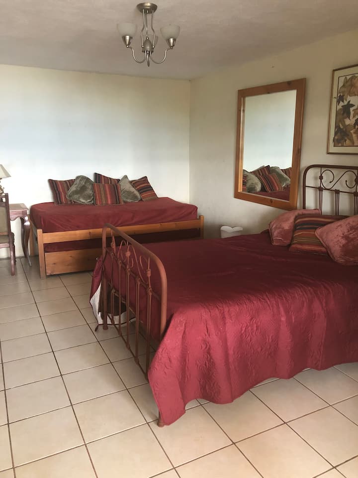 საძინებელი 1