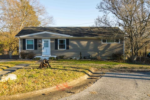 Single Level 3-Bedroom Home ~ 20min to ORNL & Knox