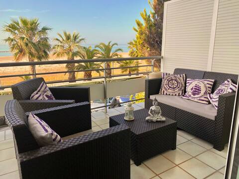 Beautiful apartment 1st line of sea in Cubelles