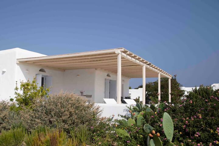 SAND Collection | 4 BDR Sea View Villa 1 with Pool gallery image 4