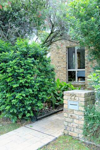 Family Style House at Suffolk/Byron gallery image 5