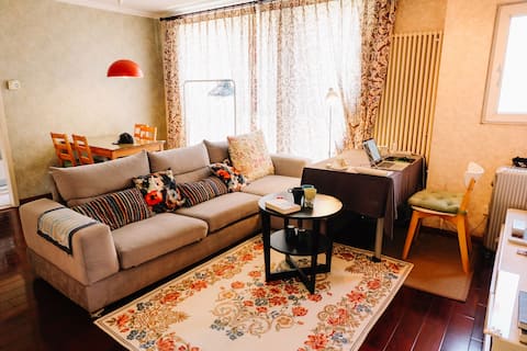 紧邻地铁和朝阳大悦城设计师家的床位