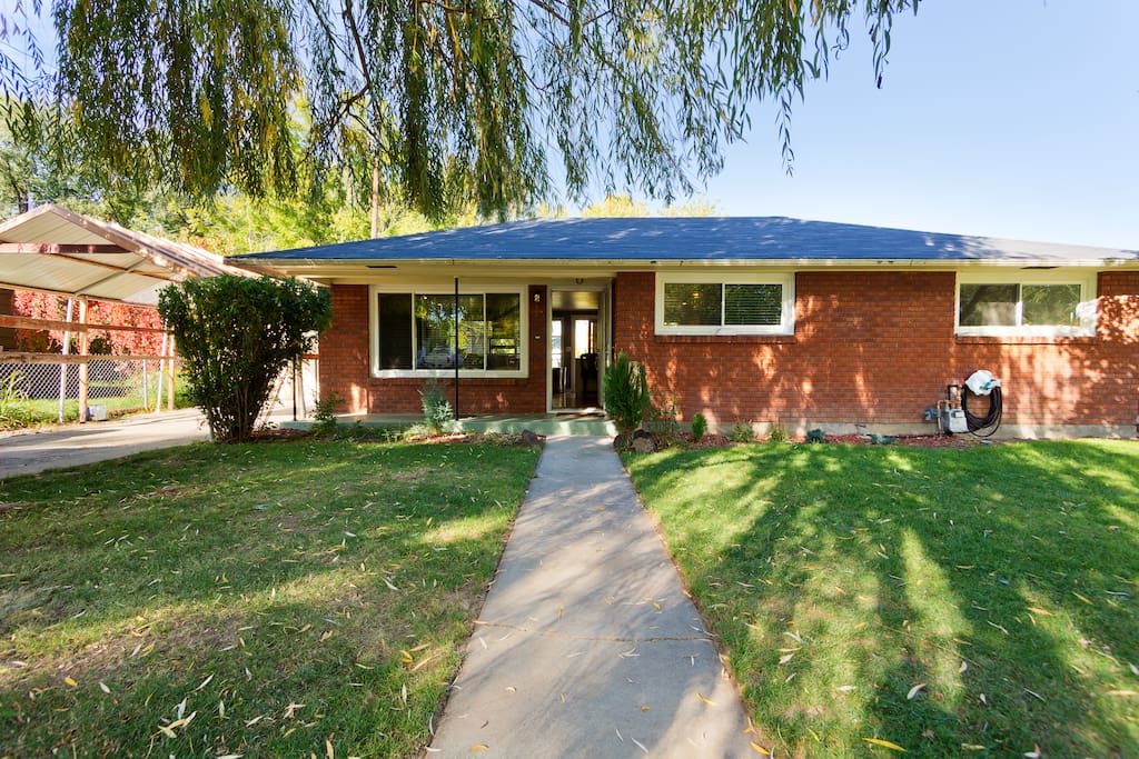 Front view of the home.