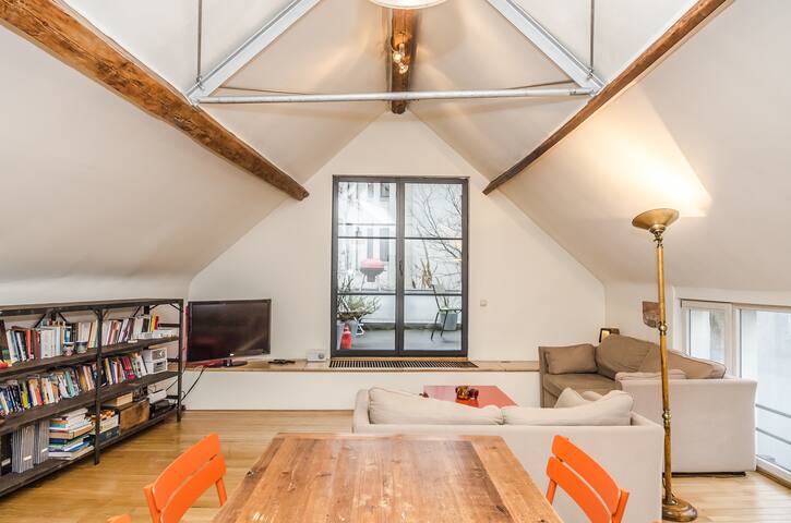 Charming apartment in the centre gallery image 2