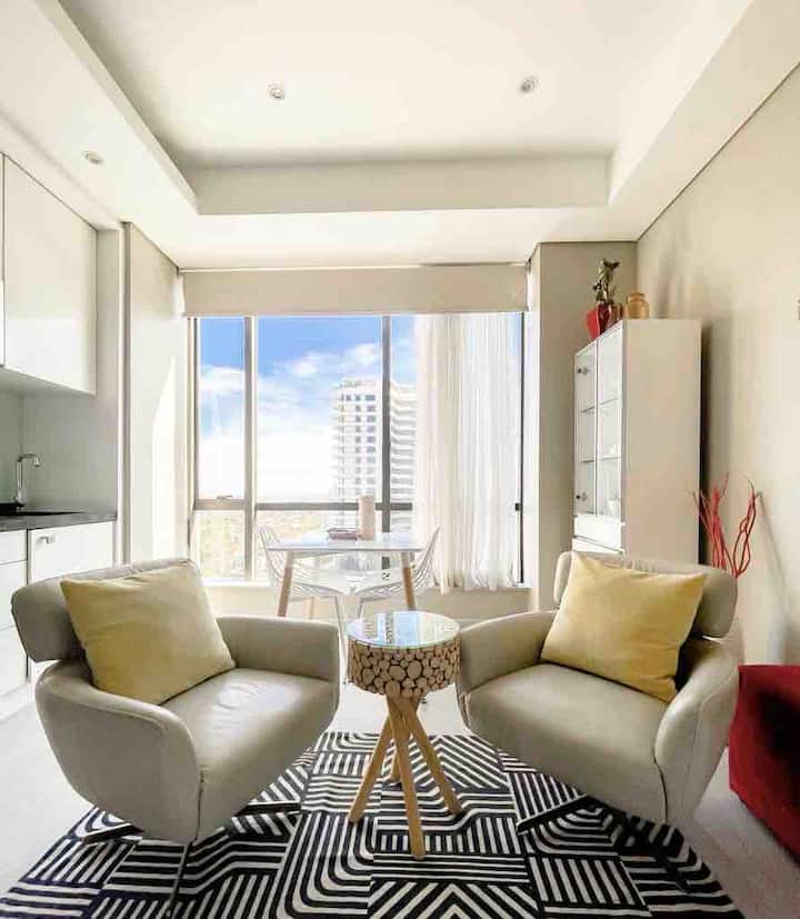 Luxurious Sandton Skye Studio Apartment - Unit 703 - Sandton