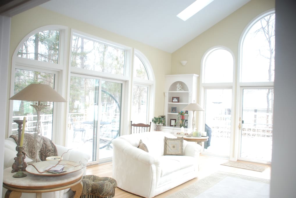 Sunroom, light, bright all viewing the Hazeltine Golfcourse