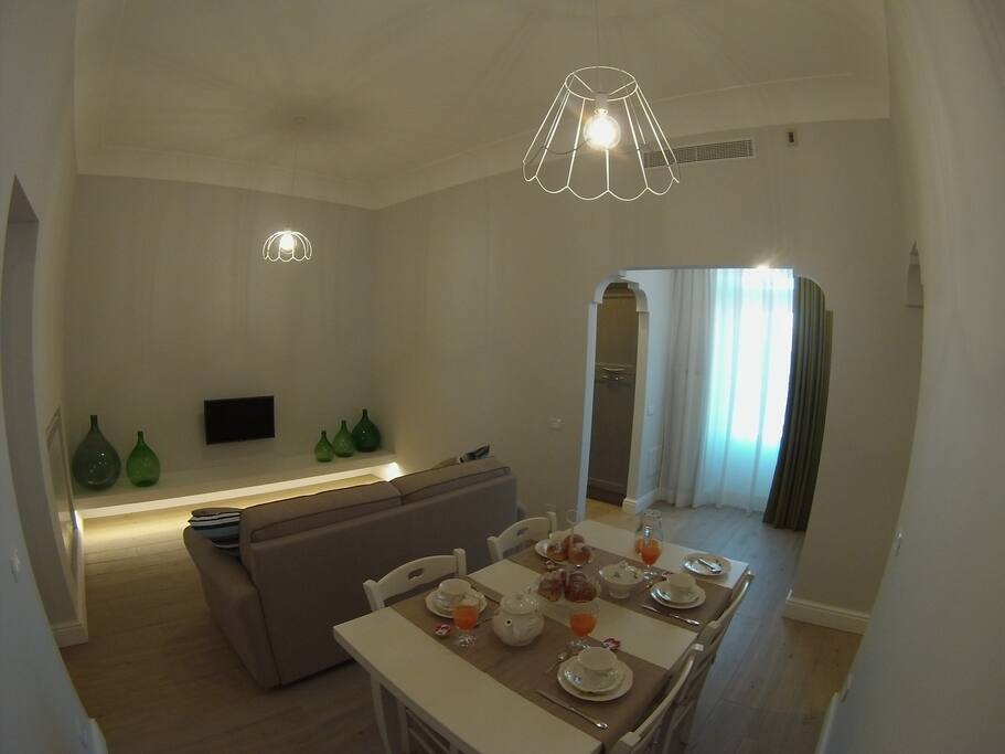 Zona pranzo/soggiorno