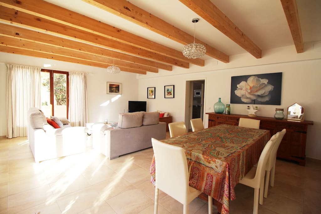 Zona salón-comedor / Living room-Dining room area
