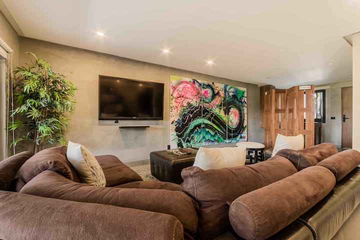 Brand New. Modern 4-bedroom House (Zona Hotelera) - Cancún