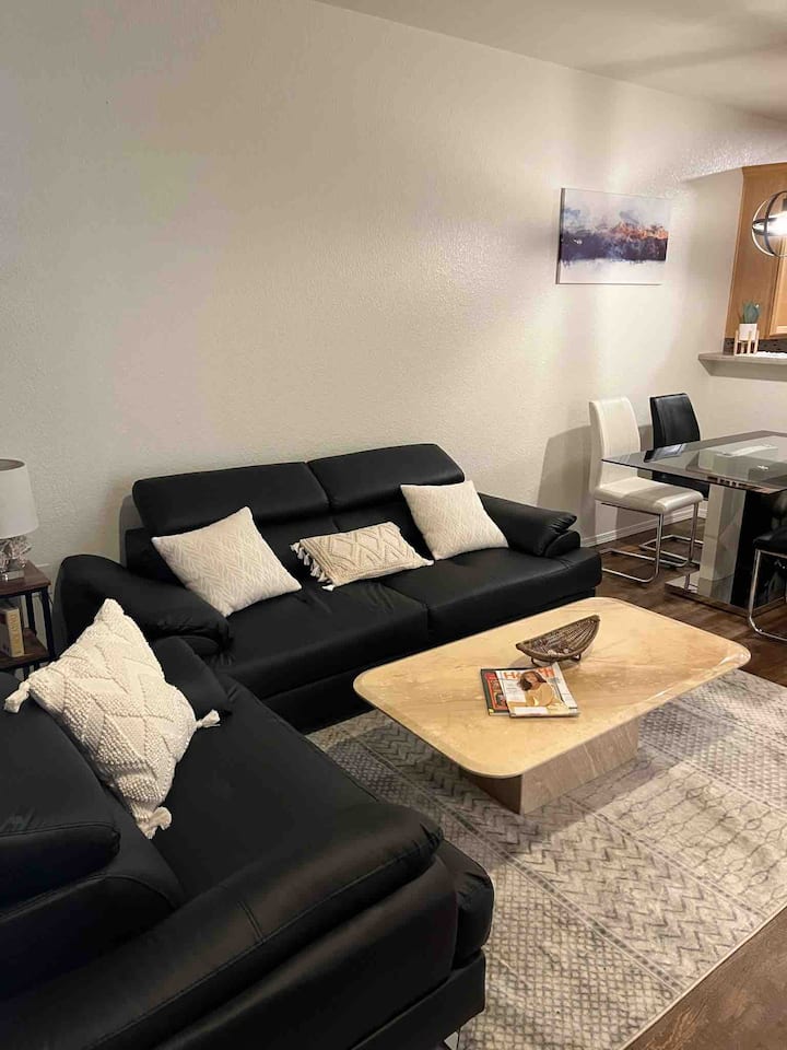 Newly Furnished Main Floor 2 Bd Walk To Shops - Cherry Creek Reservoir, Aurora