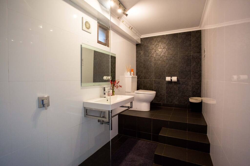 Ensuite