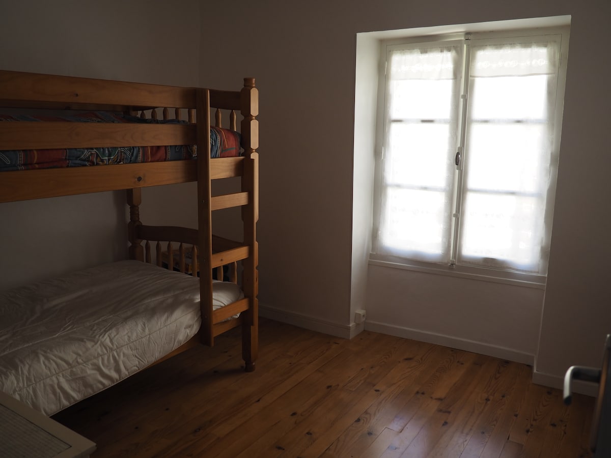 Chambre avec lit 90 superposés...