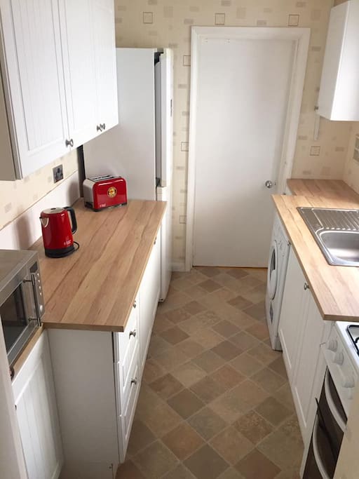 Brand new kitchen to prepare meals.