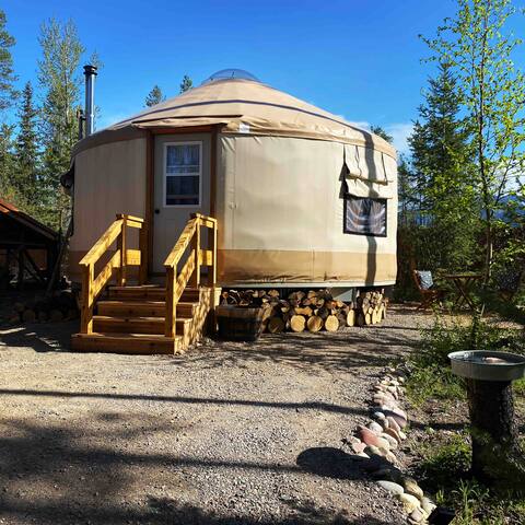 Camp Caribou Guest Yurt - 10min from Glacier NP!