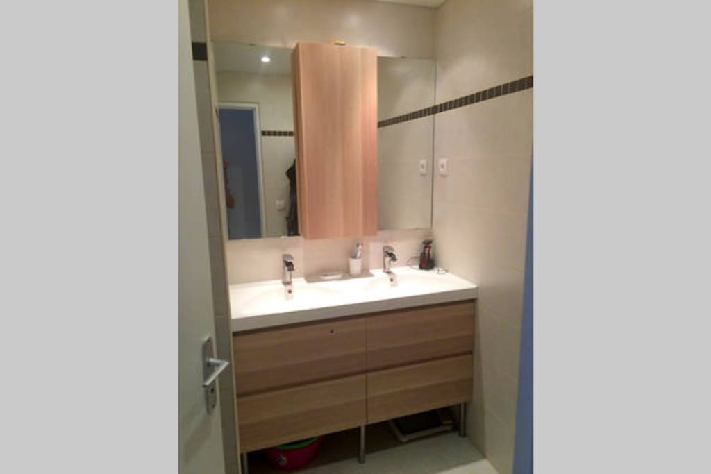 Salle de bain double vasque, avec wc séparés