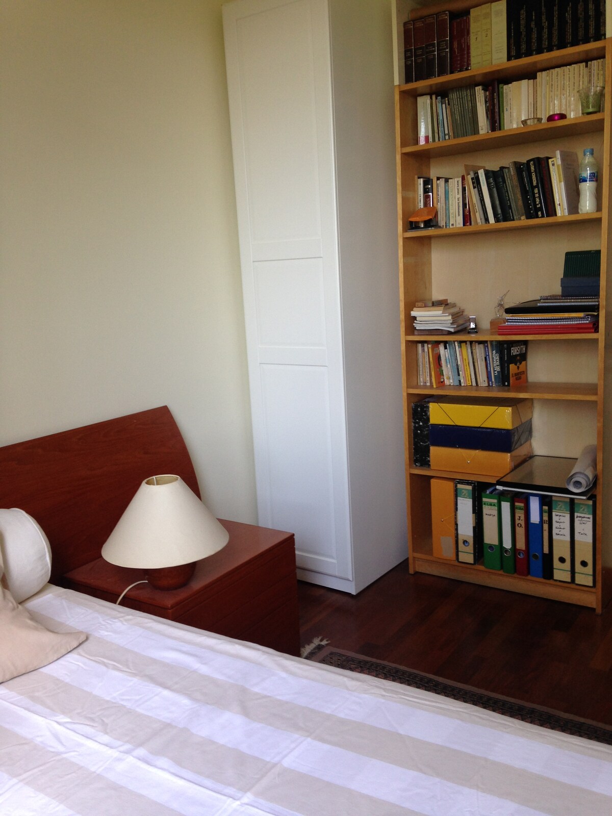 غرفة نوم شاغرة