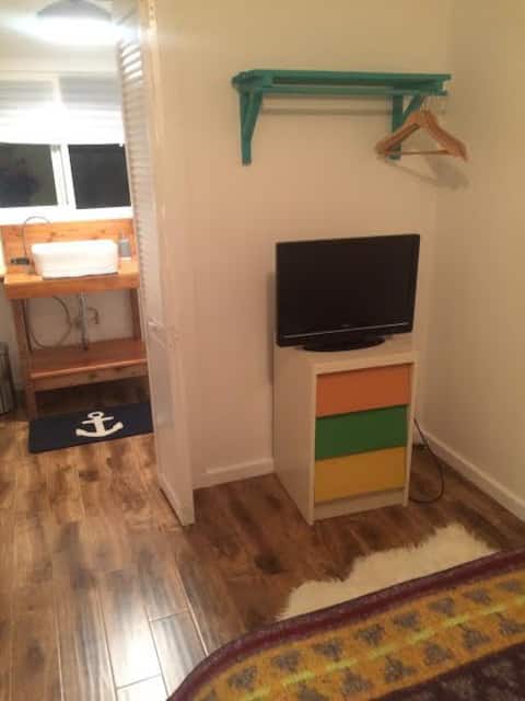 Top Airbnb: Adorable Hillside Cabin in East Los Angeles
