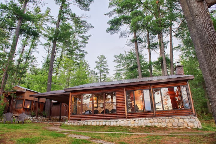 Beautiful Lakefront Log Cottage Cabins For Rent In Mattawan