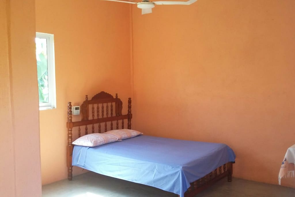 es la cama de la habitacion