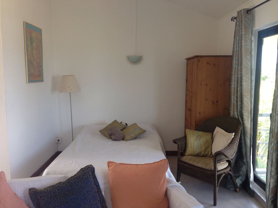 4 foot double bed.
