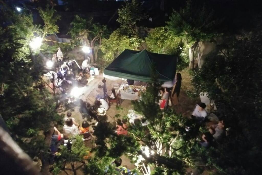 철봉집 오픈하우스 파티 모습이에요. 철봉집 정원, 와보시면 반할거예요!^^