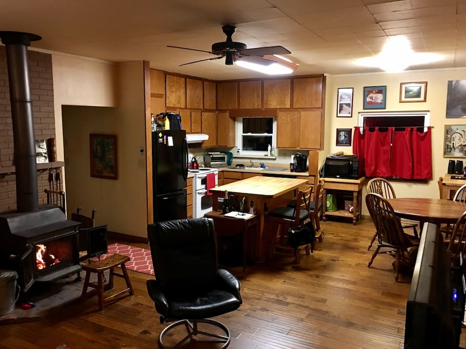 Full kitchen with eating area