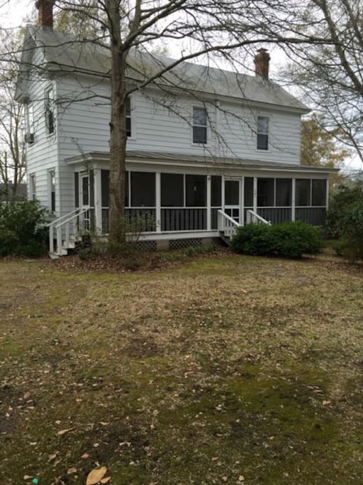 Its your typical eastern North Carolina farm house.
