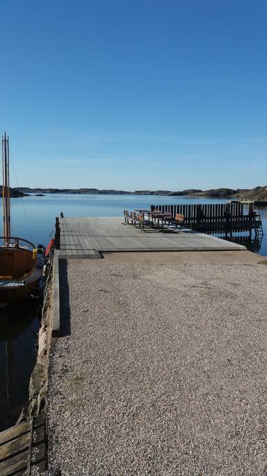 Bad och båtbrygga