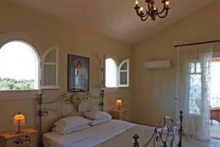 Appartamenti, case e ville di lusso a ksamil airbnb Case passive di lusso