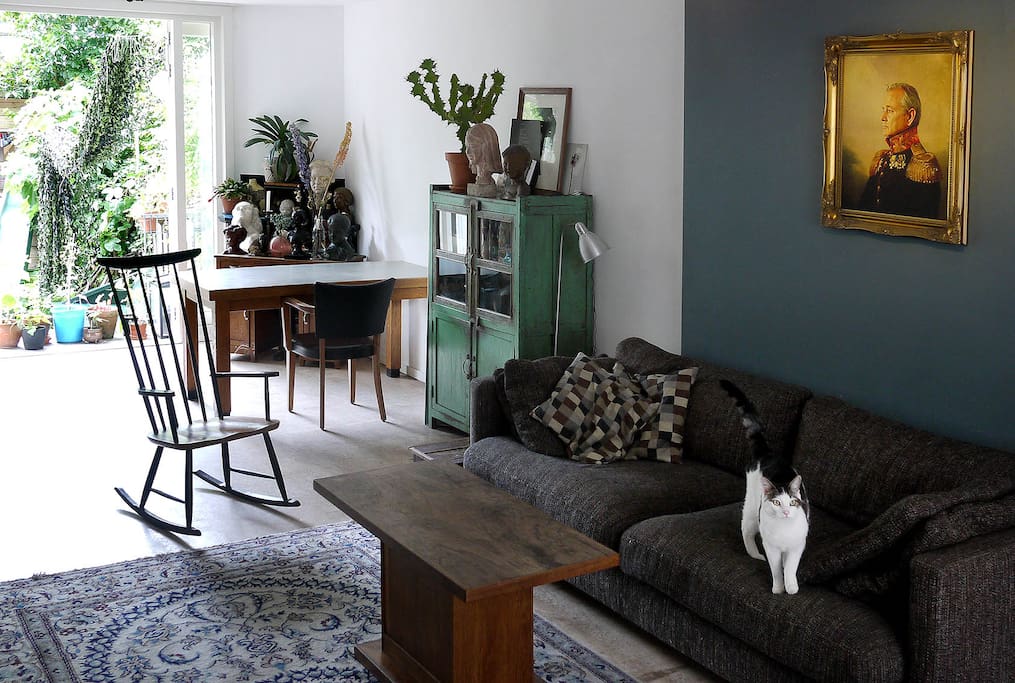 Livingroom, view towards the garden