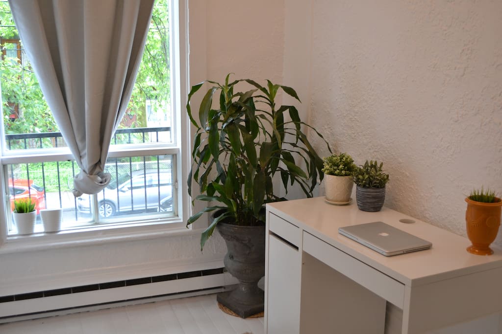 Front room with Desk