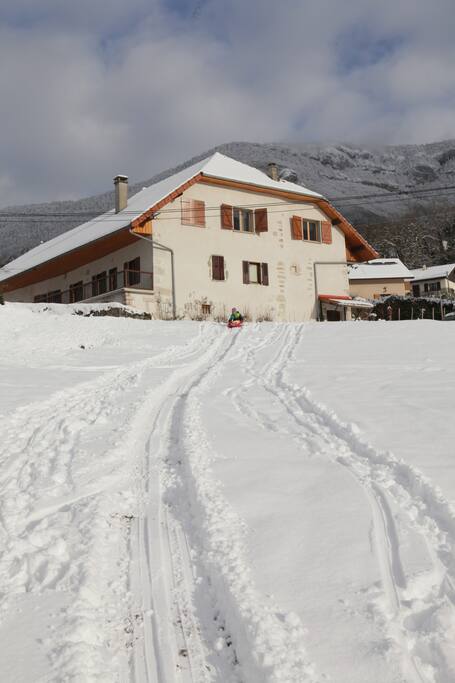 maison sous la neige