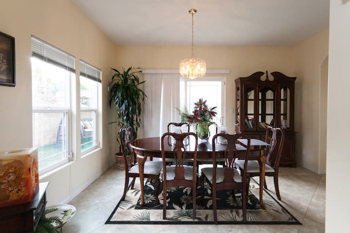 Beautiful Home Welcomes You - San Marcos, CA