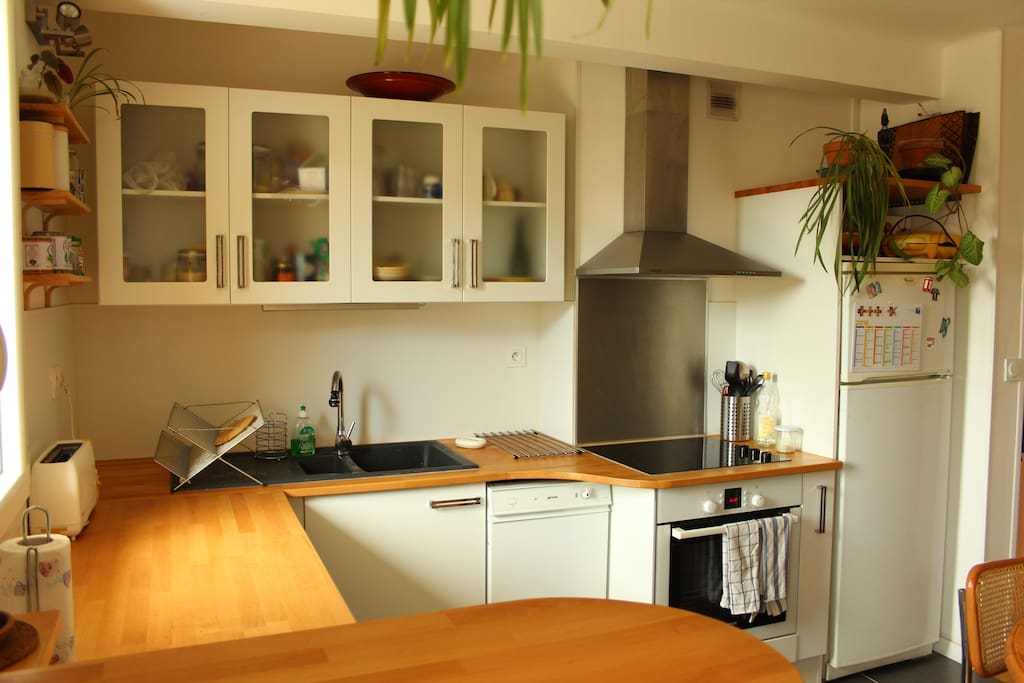 Vue de la cuisine sous un autre angle