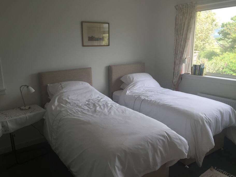 Comfortable twin/double bedroom