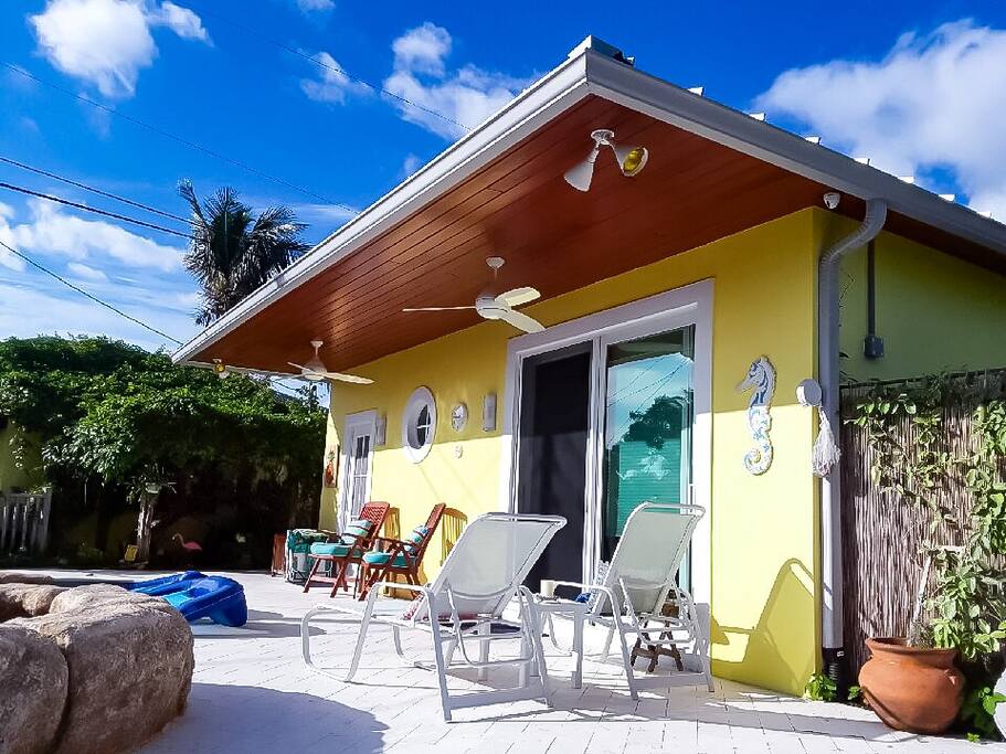 Back view of PoolHouse. Ricardo (Nov. Guest) took this great pic! Thank You Ricardo!!