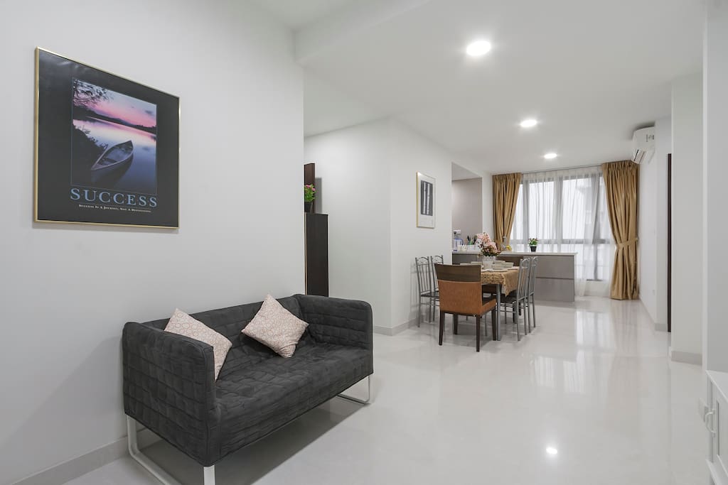 3 Br Luxury Penthouse in Novena