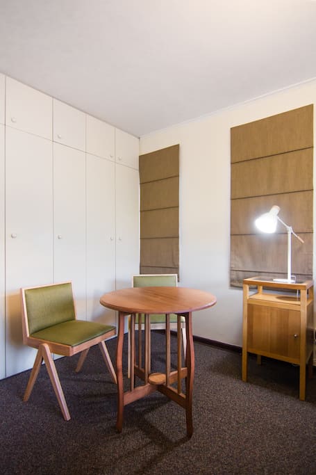 Zona de estudio y/o trabajo, con iluminación norte