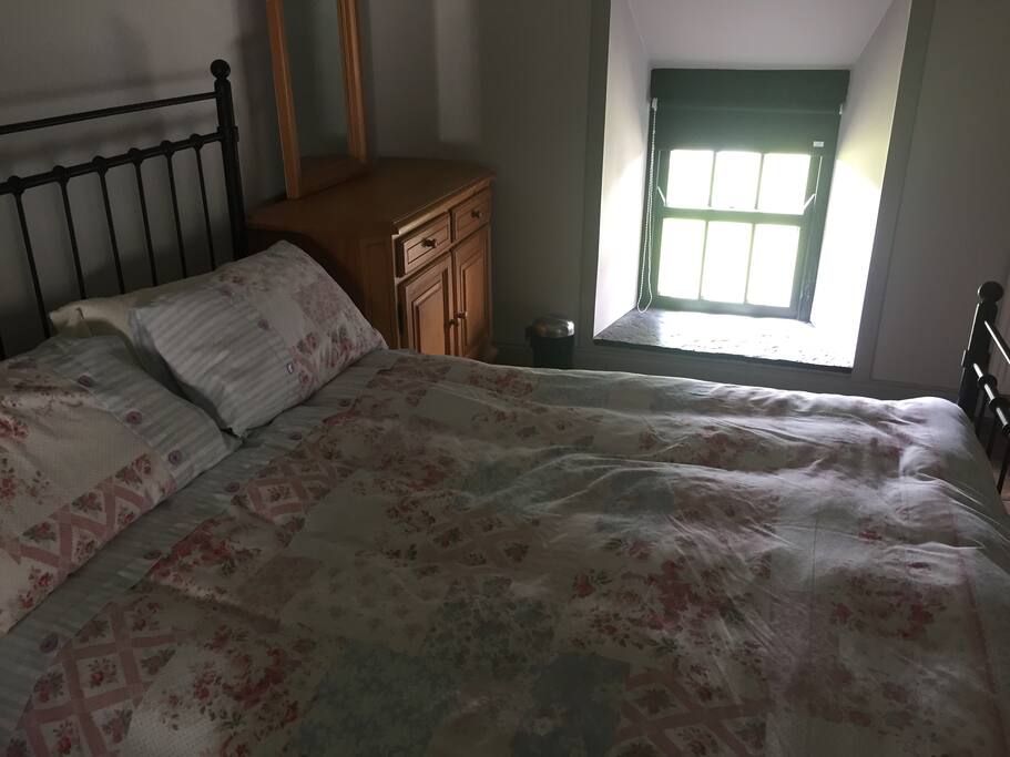 Double, ensuite - one of 3 bedrooms available in the Cottage