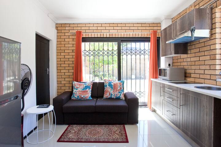 Little Nest On Bordeaux Guest Suites For Rent In Cape Town