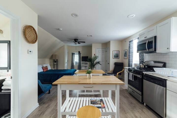⚡Modern Studio⚡ A+ Amenities! CENTRAL Location!