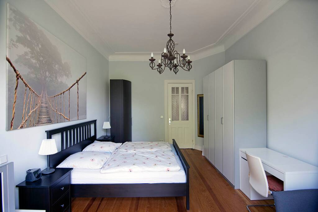 Gästezimmer, Doppelbett, Kleiderschrank