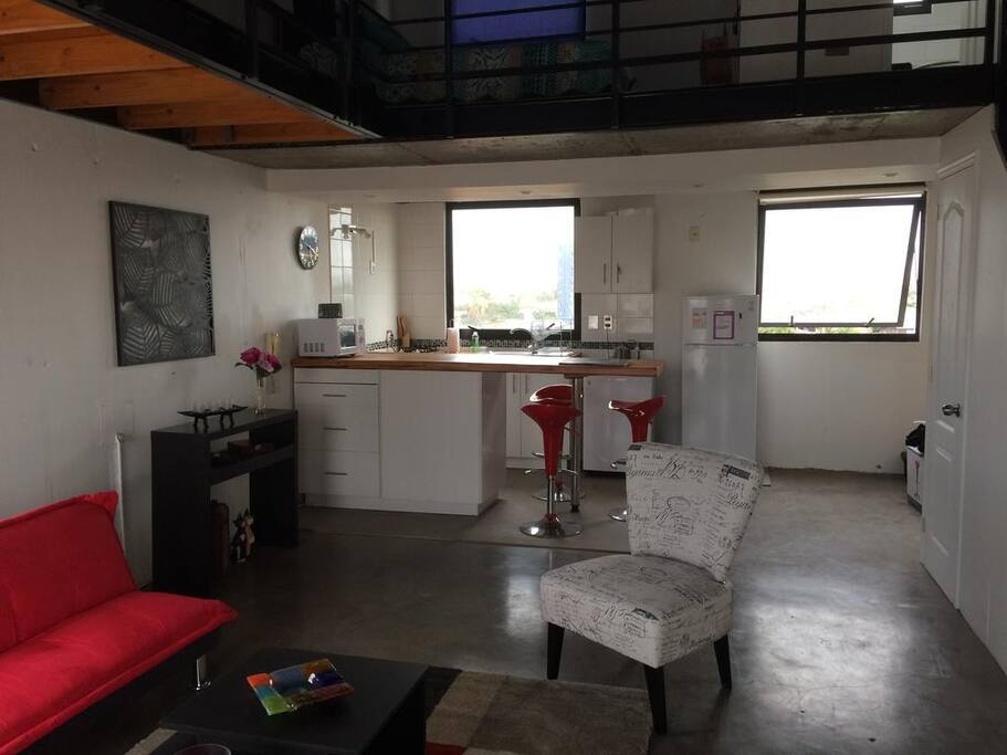 It has a fully equipped kitchen. / Cuenta con cocina full equipada.