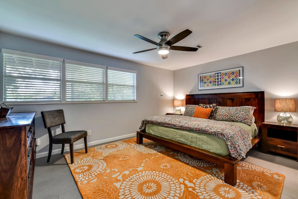 King bedroom with walk-in closet. Pillow-top mattress, fine linens, down pillows.