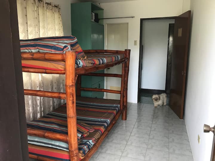 Ghorofa Mbili - CR ya Kujitegemea - Kiyoyozi - Roshani