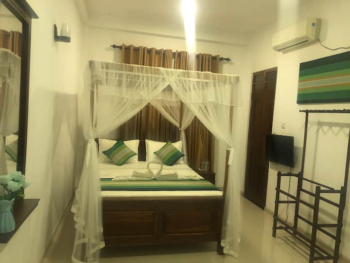 หมายเลขห้อง 206