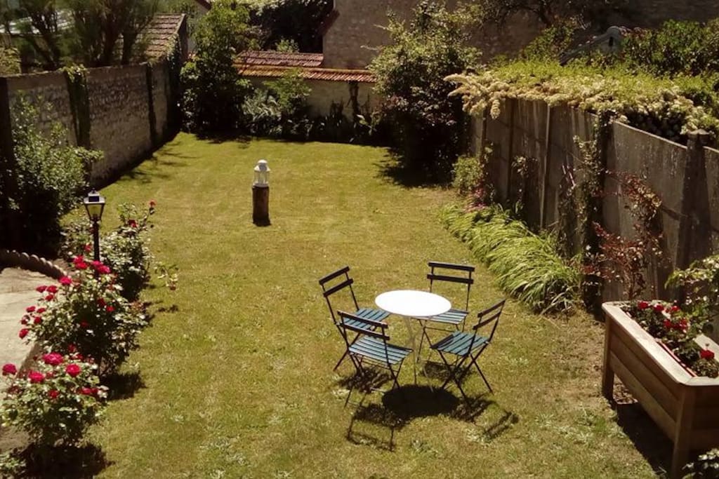 Jardin côté rue